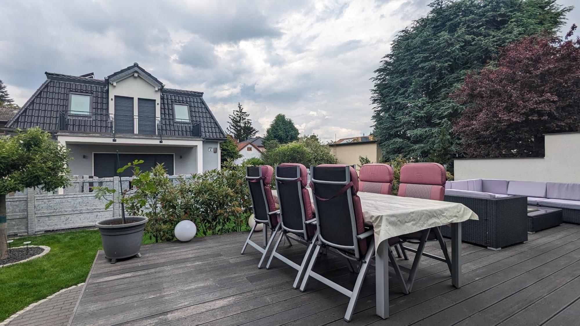 Homestay 3 Rooms - Zimmervermietung Naehe Flughafen Ber - Gratis Wlan, Parken & Netflix Berlin